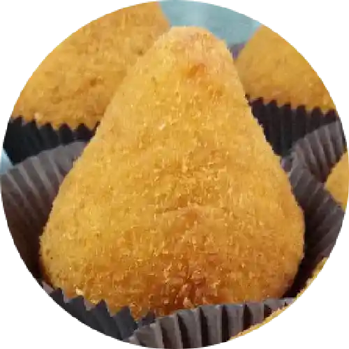 Arancine, Calzoni Ripieni: Pura Tradizione Siciliana